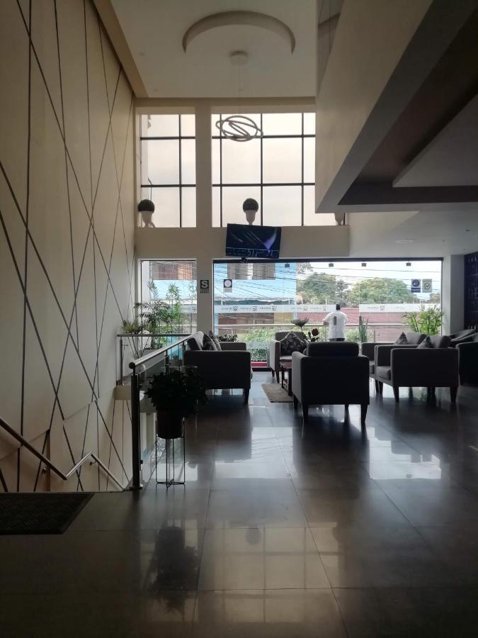 Murano Hotel Moyobamba Extérieur photo